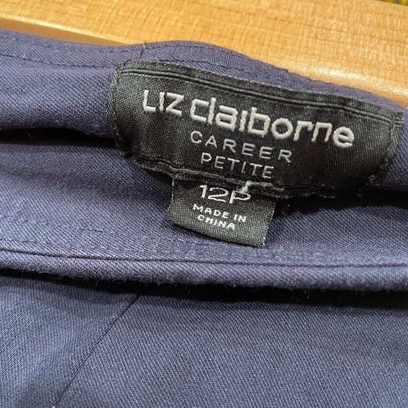 LIZ CLAIBORNE SHORTS - Picture 5 of 6